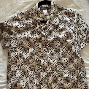Laura Scott Vintage Animal Print Button-Up Shirt – Size 8 Petite (Neutral Print)